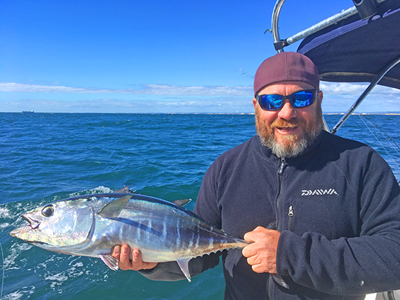 Daryl McIver with southern blue fin tuna bunbury 564 x 