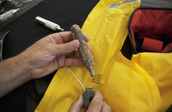 How to Service a Manual Life Jacket | ilovefishing